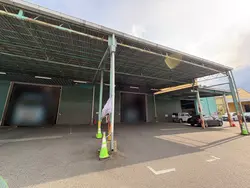 神奈川県厚木市岡田の倉庫